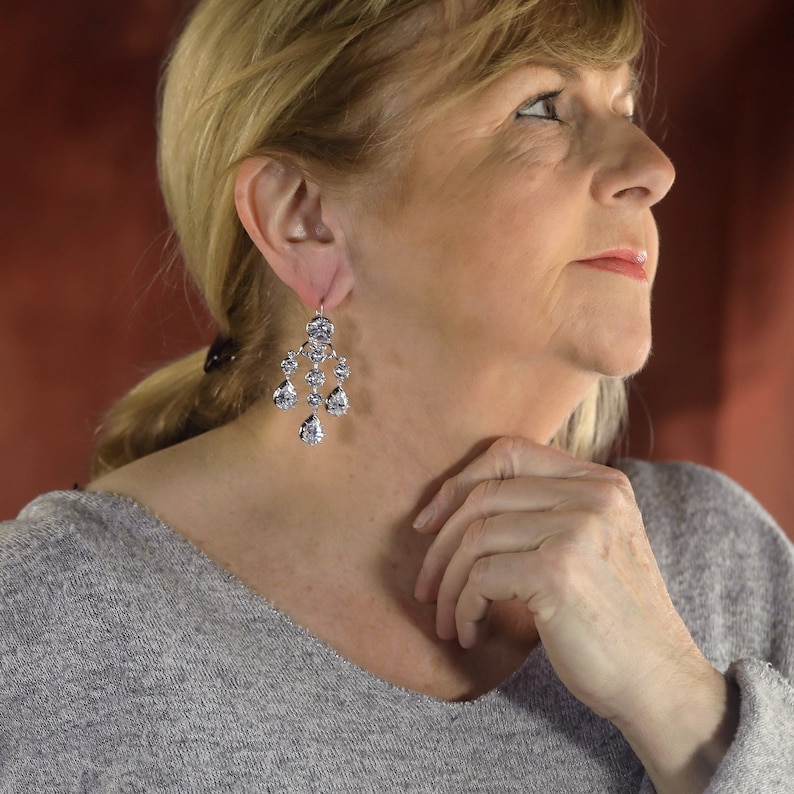 Boucles D'oreilles Fantaisie Vintage Chandelier - Argenté, Serti De CZ Vert, Style Belle Époque, Pendantes, Laiton - Neuf Sans Emballage