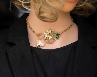Collier Original Ras du cou Court Réglable Art Nouveau Doré Mat Branche de Feuille d'érable Email Vert Souris Email Jaune Baroque Plaqué Or