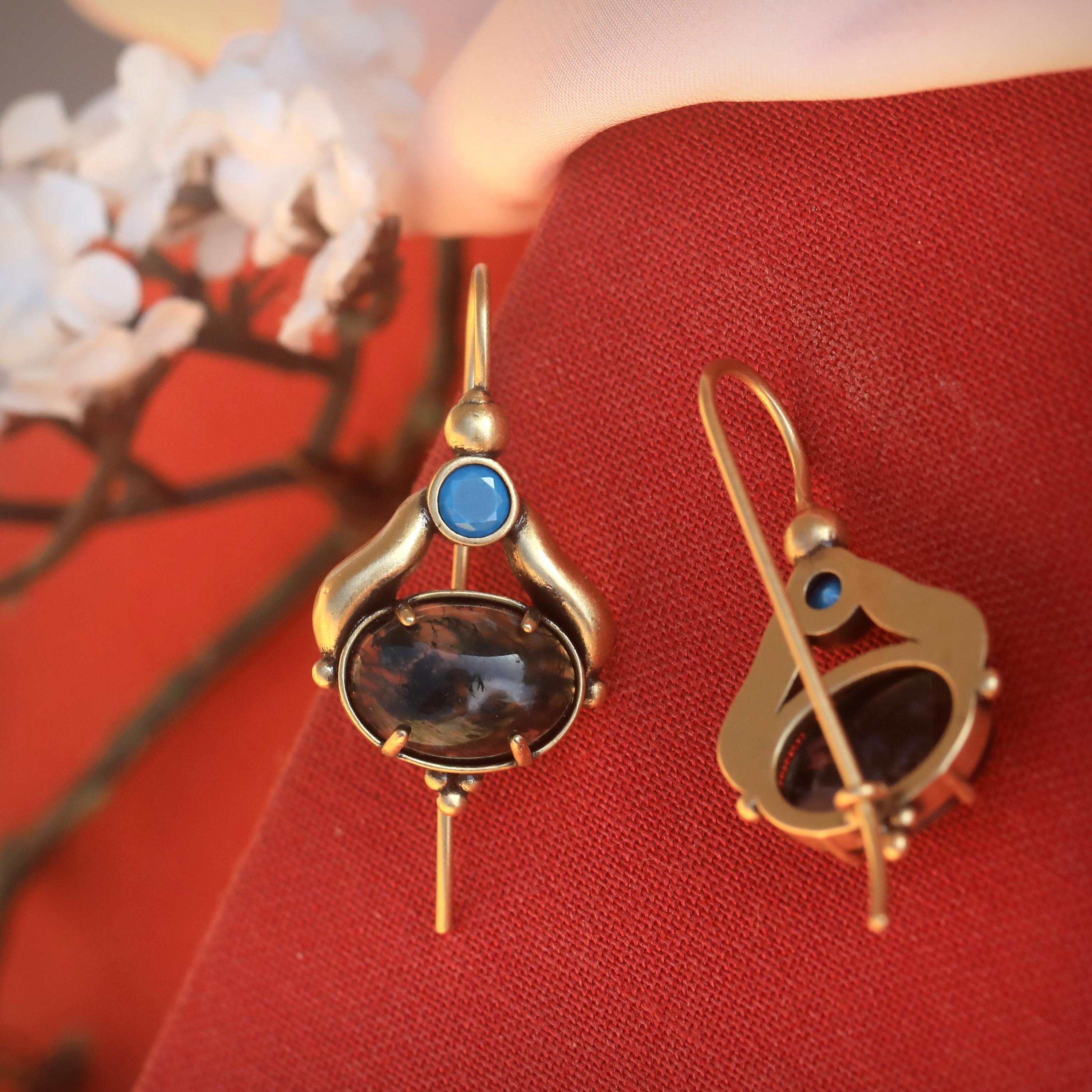 Boucles D'oreilles Pendantes Fantaisie – Doré, CZ Bleu Ovale Et Agate Mousse Verte
