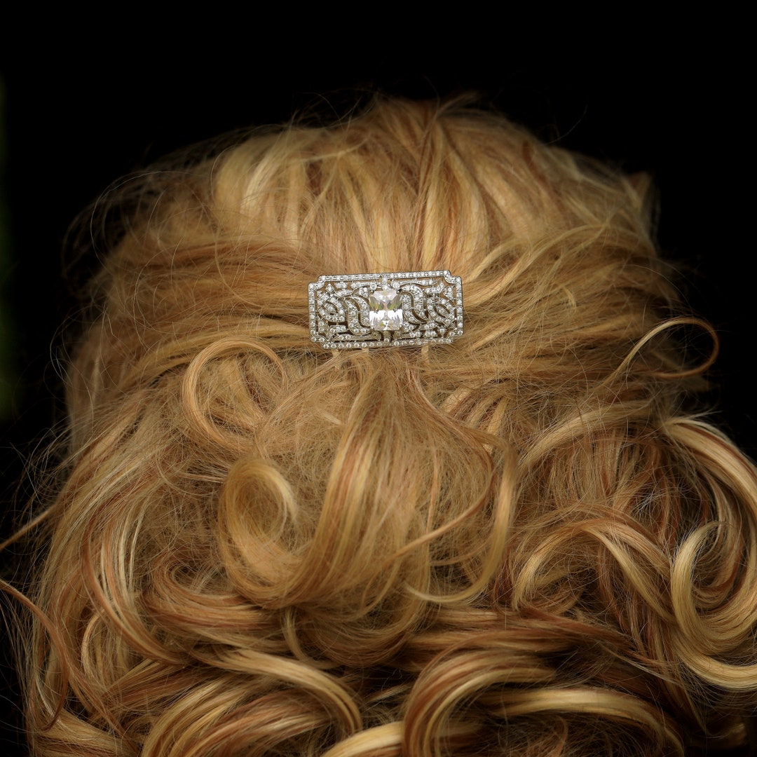 Superbe Peigne à Cheveux Argenté Art Déco Serti De CZ Blanc Diamentine Great Gatsby 1920s Superbe Peigne à Cheveux Argenté Art Déco Serti De CZ Blanc Diamentine Great Gatsby 1920s