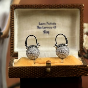 Superbe Boucles d'oreilles Art Déco Argenté Dormeuses Cercle Petit Perle Métal Serti de CZ Blanc Mariage Styl Vintage Rhodié