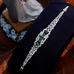 Superbe Bracelet Art Déco Argenté Géométrique Dentelle Rectangle Serti CZ Baguette Blanc Vert Emeraude Vintage Style 1920s Great Gatsby