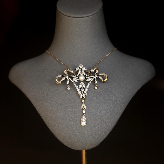 Superbe Broche & Collier Doré Gros Pendentif Dentelle Belle Époque Serti CZ Blanc Vraie Perle Blanche Edwardien Vintage Style 1890s Mariage