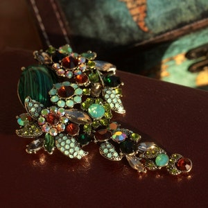 Superbe Broche Grosse Art Nouveau Une Branche de Fleur Arc-en-Ciel Vert Marron Pierre de Lune Malachite Ovale vintage Style image 7