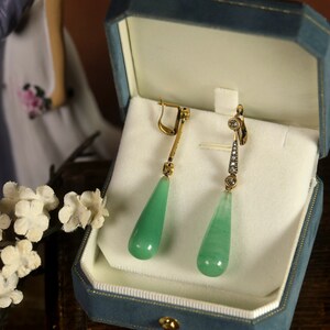 Boucles d'Oreilles Dormeuse Clip on Art Déco Long Argenté Doré Serti de CZ Goutte Aventurine Vert Vintage Style 1920s Great Gatsby