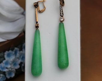 Boucles D'oreilles Clip Doré Style Belle Époque - Goutte En Jade Vert Sculpté Floral - Neuf