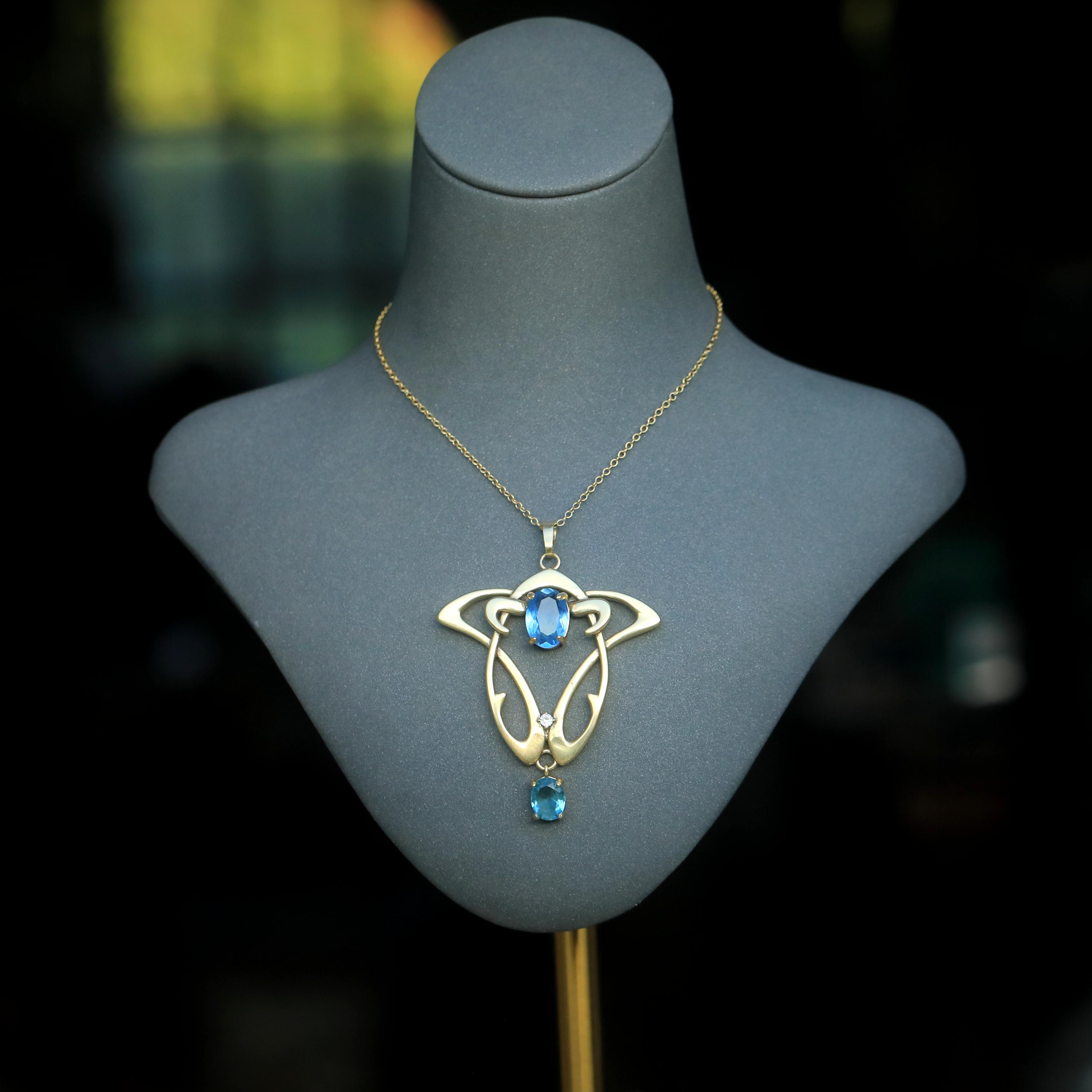 Collier Pendentif Doré Vieilli Branche Feuille Avec CZ Bleu Et Vraie Perle - Neuf Fait Main
