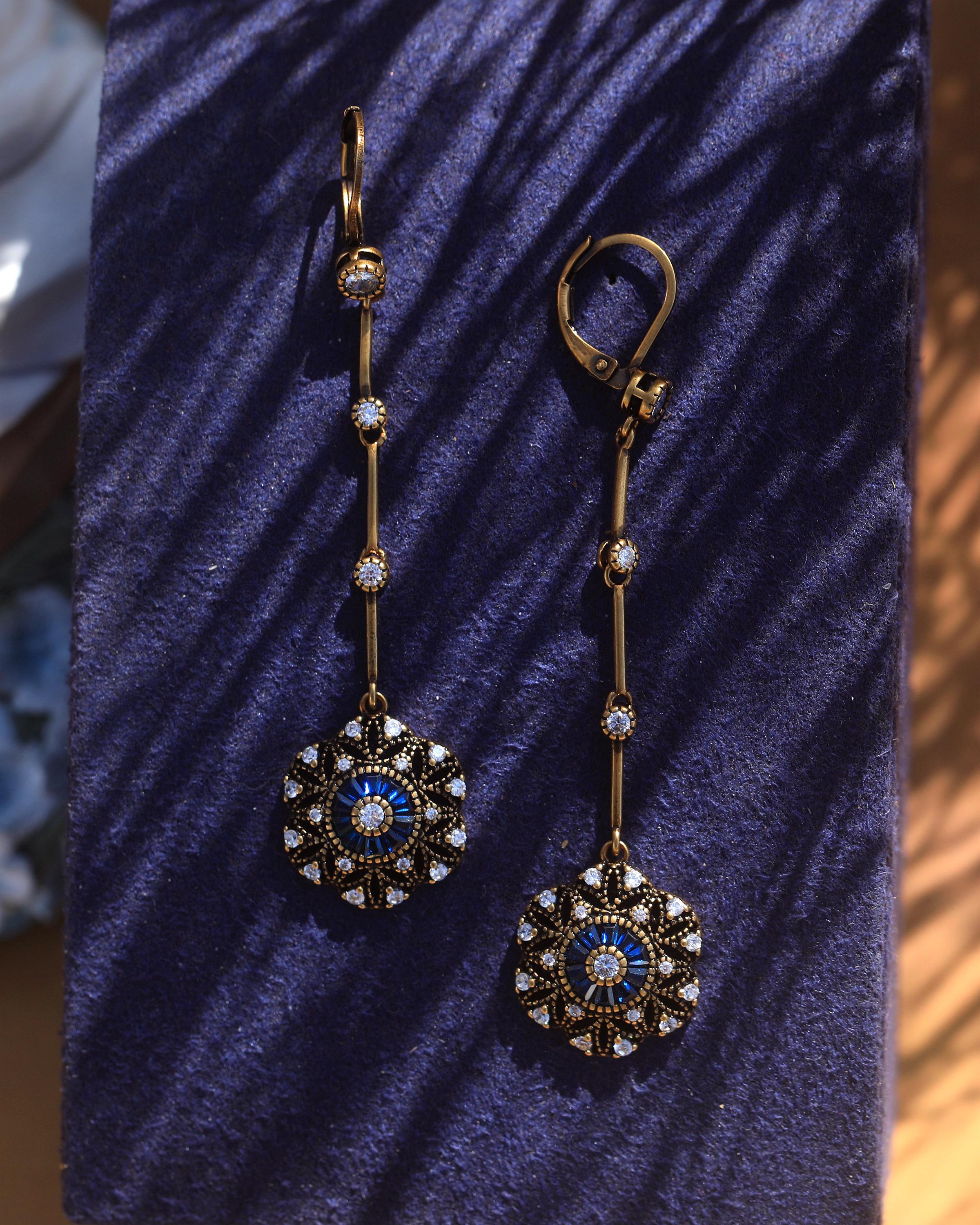 Boucles D'oreilles Dormeuses Dorées Serti CZ Bleu Lapis Lazuli - Style Fantaisie, Fabrication France