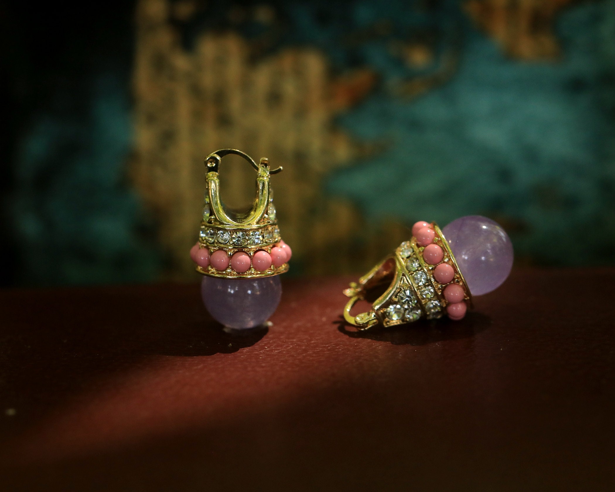Boucles D'oreilles Dormeuses Abeille En Doré Avec Perle Lapis Bleu - Création Unique, Neuves