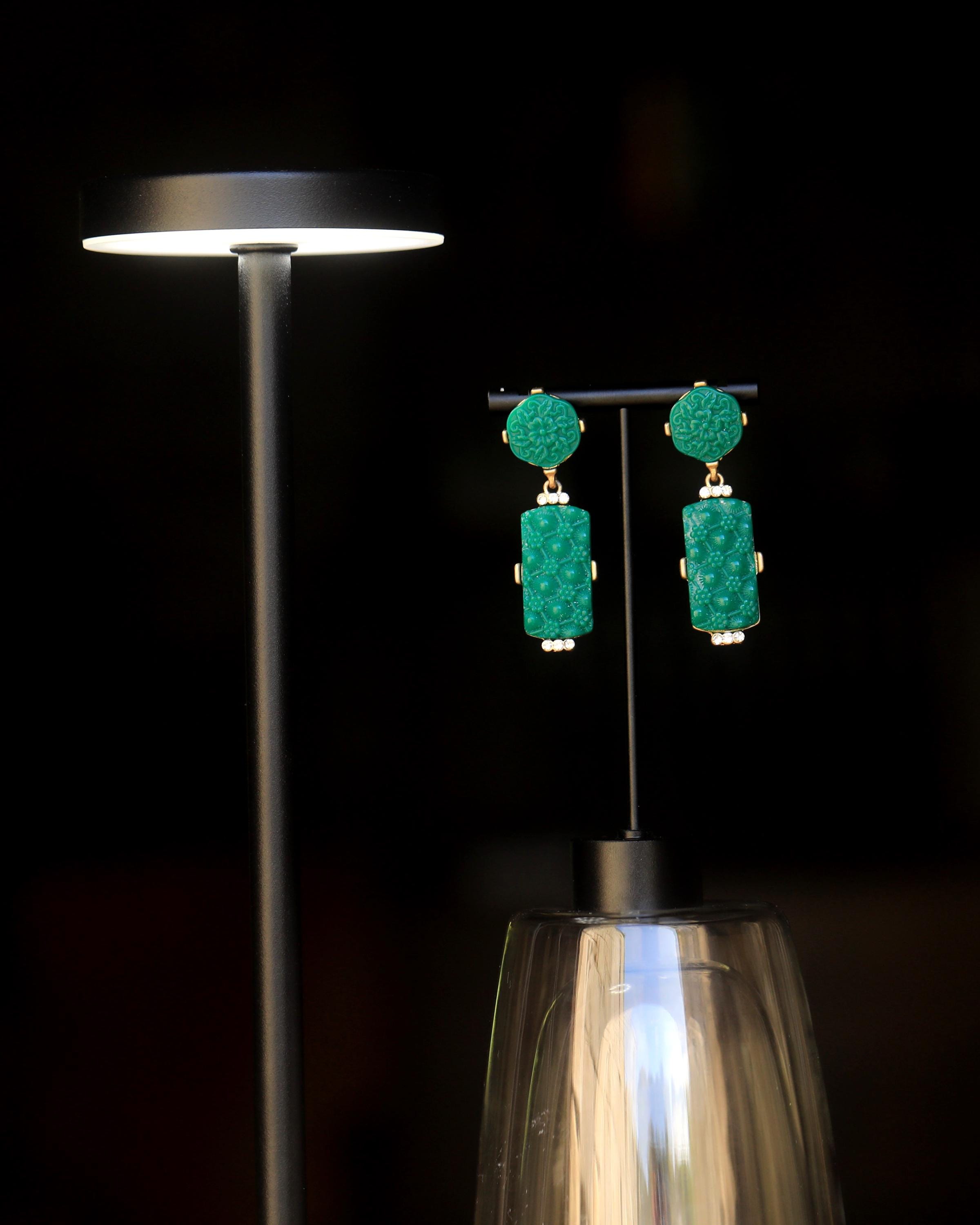 BOUCLES D'OREILLES AYALA Bar,cristaux et émaux sous inclusion verre, pendantes EUR 63,00 - FR