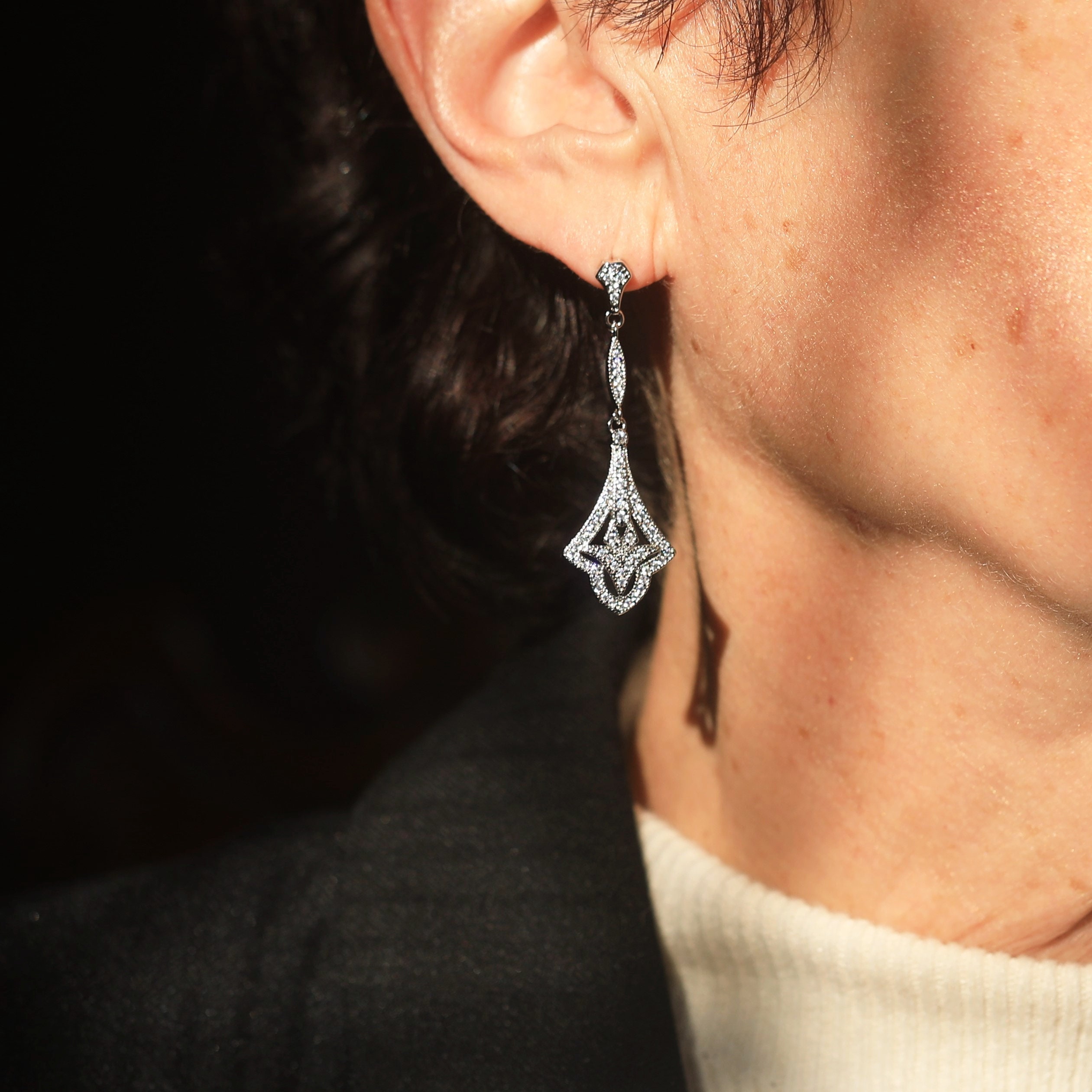 Boucles D'Oreilles Chandelier CZ Bleu Rétro Art Déco - Neuf Sans Emballage, Laiton Argenté