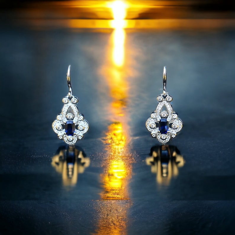 Boucle d'Oreille Hypoallergenisk Virkad Argent Massif 925 Argenté CZ Belle Epoque Petite Goute Blommor Trèfle Bleu Marine Mariage bild 2