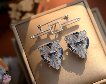 Hervorragende Broche Double Clips Art Deco Géométrique Eventail Serti de CZ Bleu Saphir 1920er Jahre Vintage-Stil Plaqué l'Or Great Gatsby