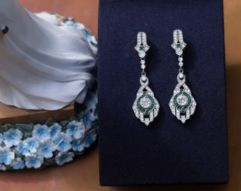 Boucles D'oreilles Clous Argentés Style Art Déco - Éventail Serti De CZ Vert - Neuf Sans Boîte
