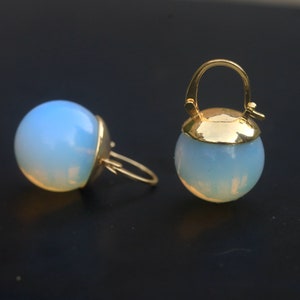 Boucles d'Oreilles Belle Epoque Dormeuses Lever-back Doré  Grosse Perle de Pierre de Lune Synth. 16mm Vintage Style 1920s Mariage Or Plaqué