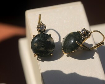Boucles D'oreilles Dormeuses Dorées Avec CZ Bleu Et Agate Verte - Style Bohème Et élégant