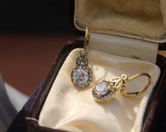 Boucles d&#39;oreilles Doré Petit Dormeuses Rond Floral Feuille CZ Blanc Discret Laiton Vermeil Sterling Argent 925 Vintage Style 1900s Légère
