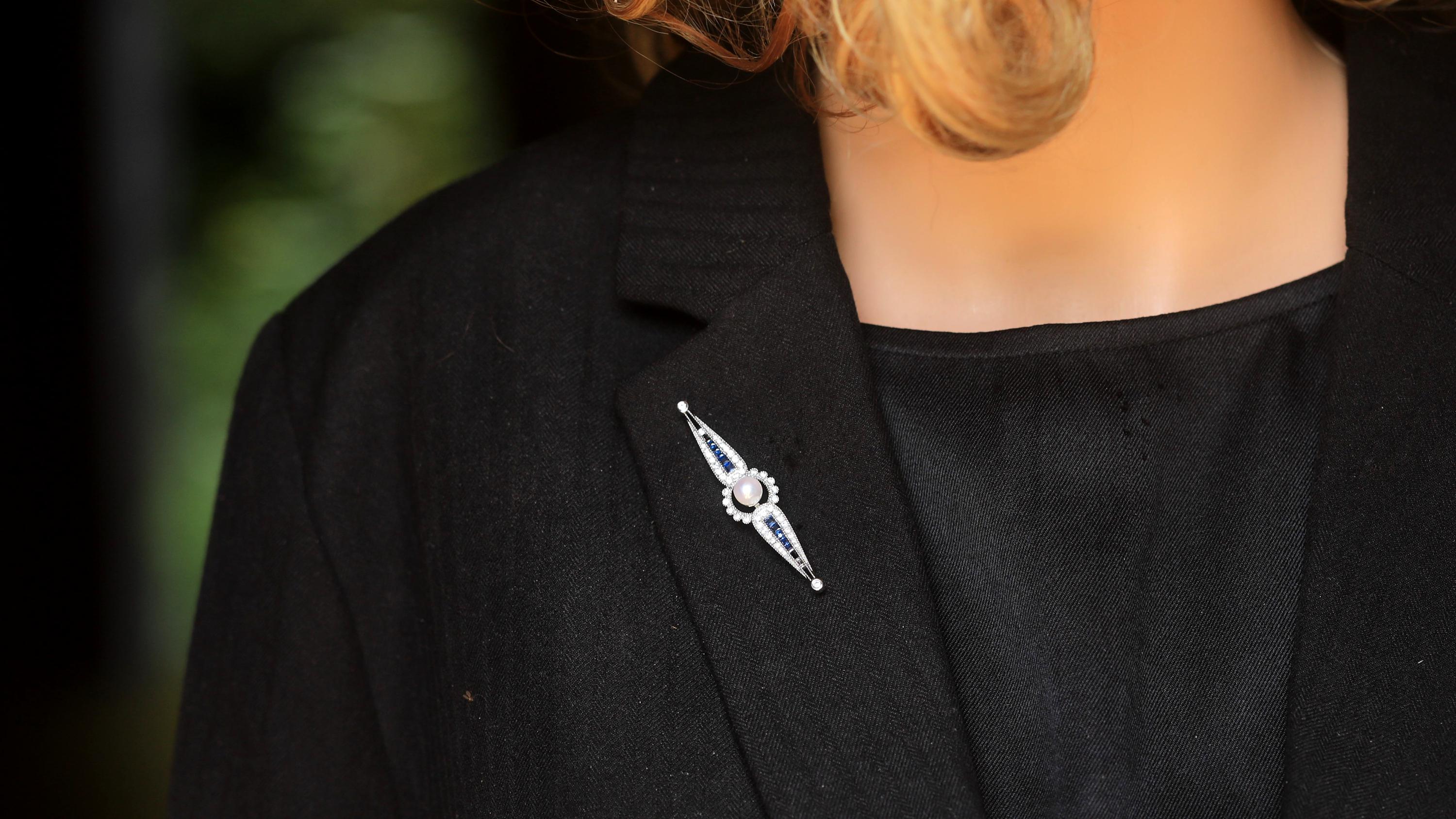 Broche Tassel Sertie CZ & Perle – Style Art Déco Vintage – Neuf Sans Emballage