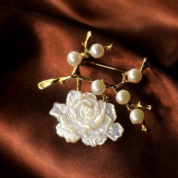 Super Broche & Pendentif Art Nouveau Une Branche de Fleur Perle de Culture Nacre Blanche Sculptée Pivoine Mariage Vintage Style