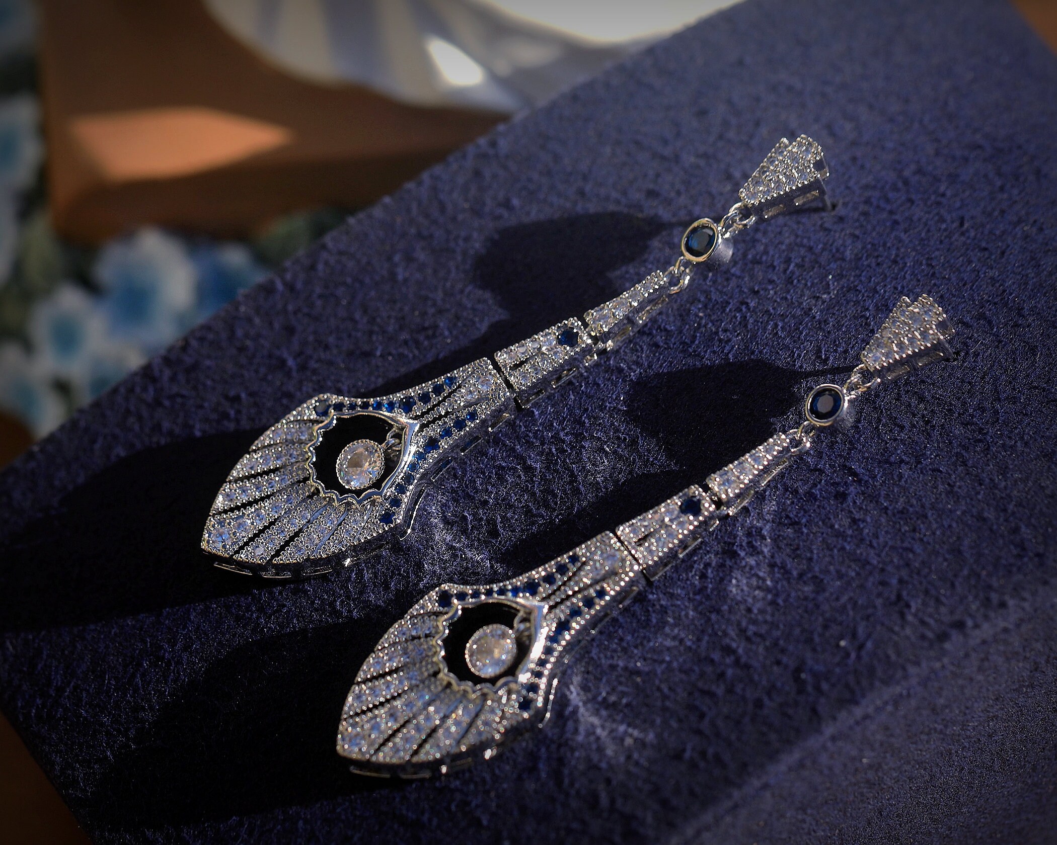 Boucles D'Oreilles Art Déco Clous Argenté Éventail Floral Avec Strass - Dormeuses - Neuf Sans Emballage