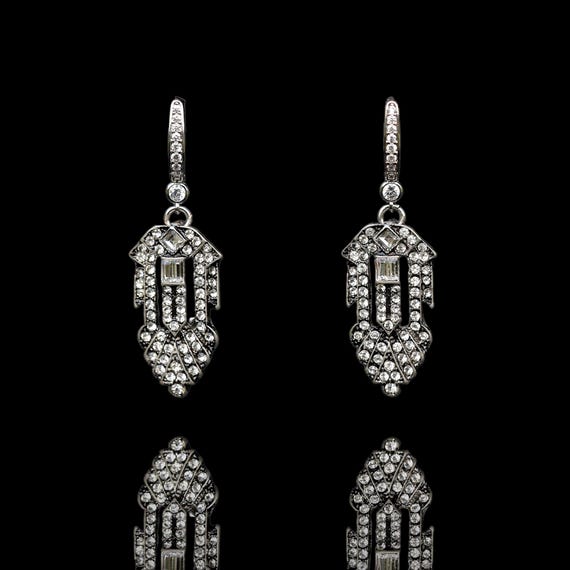 Boucles D'oreilles Clip Dorées Art Déco - Longues Avec Strass Bleu - Modèle Géométrique