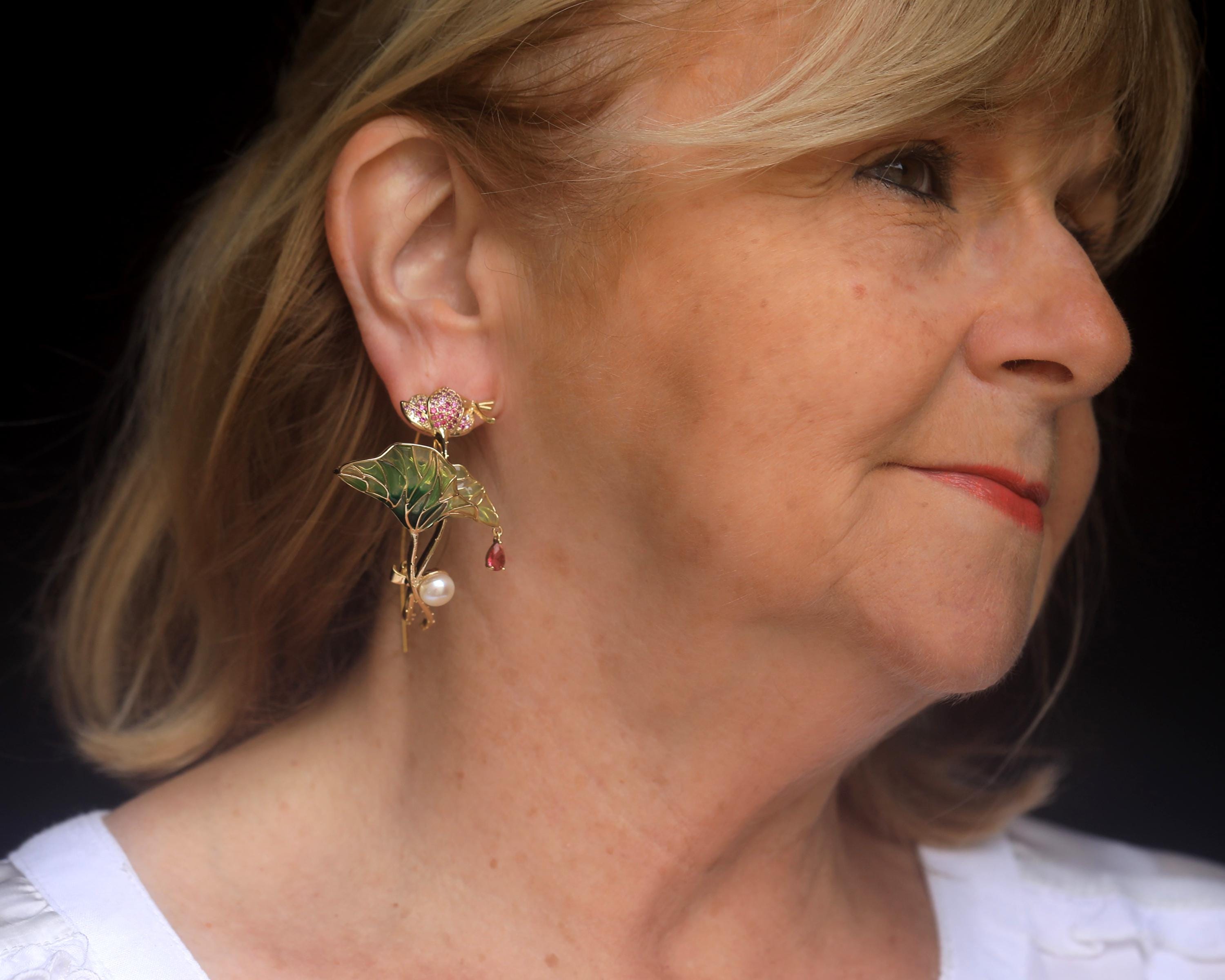 Boucles d'oreilles Dormeuses Doré Grosse Fleur Serti de CZ