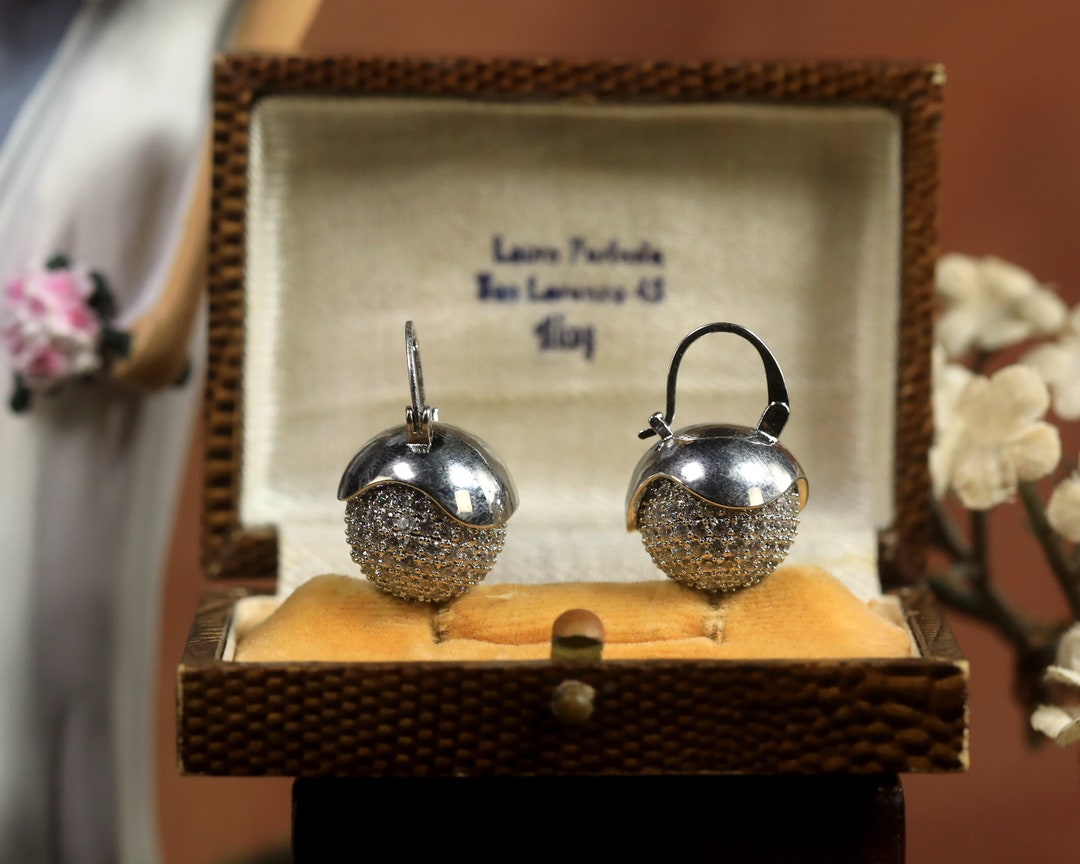 Boucles D'oreilles Pendantes Art Déco Dormeuses, Argenté Avec émail Et Agate Noire Serti De CZ - Neuf