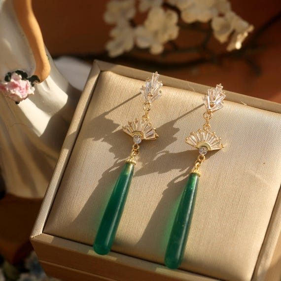 Boucles d'Oreilles Art Déco Clous Floral Eventaile Serti CZ Baguette Goutte Nacre Blanche Agate Vert Fin Mariage Vintage Style Plaqué Rhodié