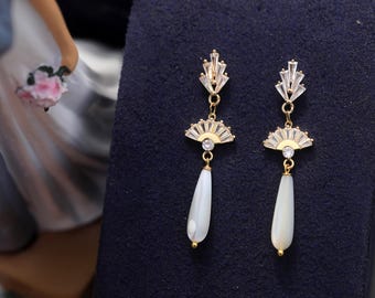 Boucles D'oreilles Clip Longues Pendantes Doré Avec CZ - Style Art Déco Goutte Perle - Neuf