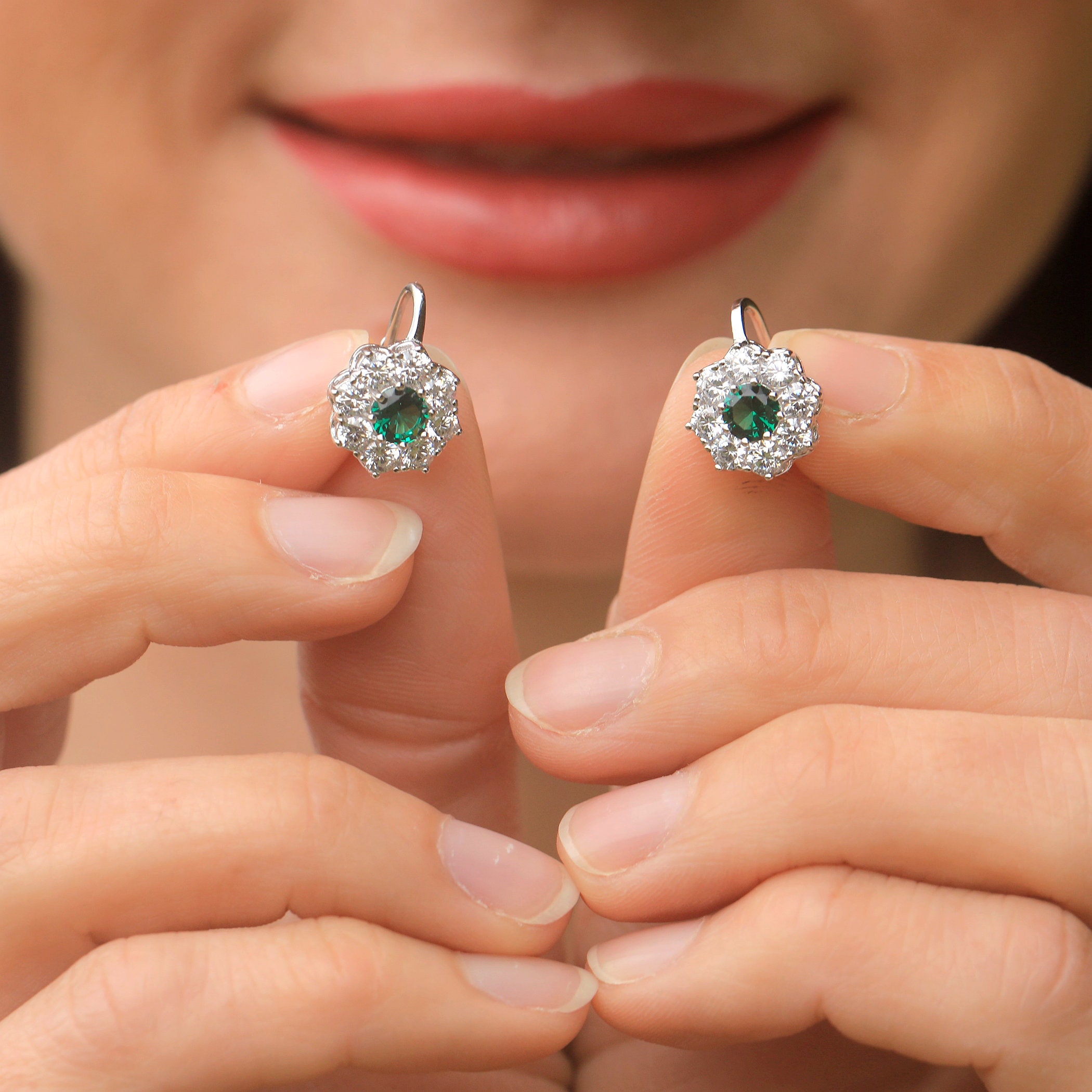 Boucles D'oreilles Art Déco Dormeuses - Argenté Avec émail Et CZ Vert/rouge - Neuf Sans Emballage