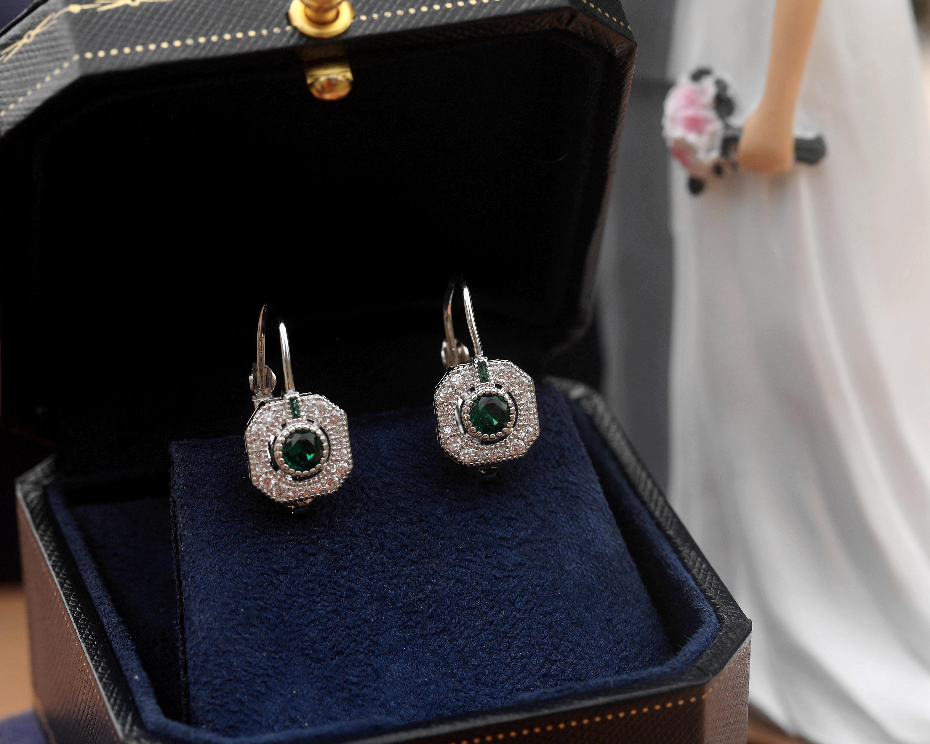Boucles D'oreilles Dormeuses Style Art Déco - Argenté, Carré Avec CZ Bleu Pâle - Modèle EH5