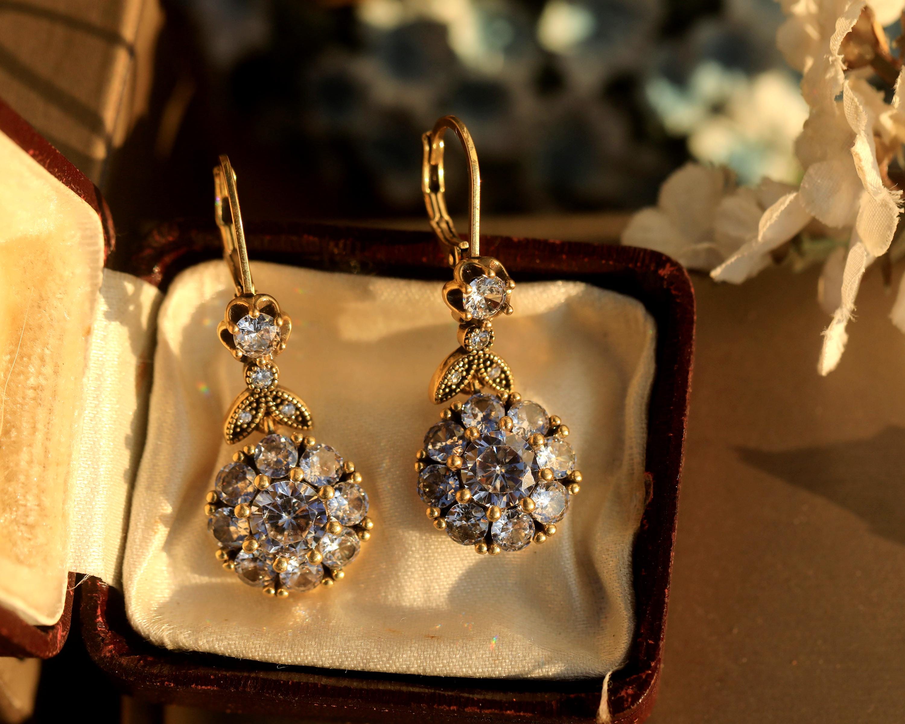 FLEUR DE LIS - Boucles d'oreilles, argent Nous faisons revivre l'histoire
