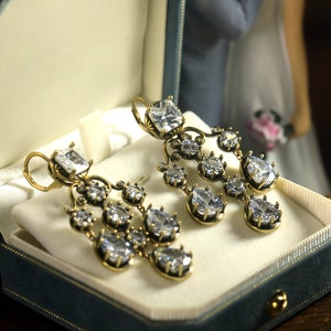 Boucles D'oreilles Dormeuses Argenté Style Belle Époque – Carré Strass Blanc Rétro SA1