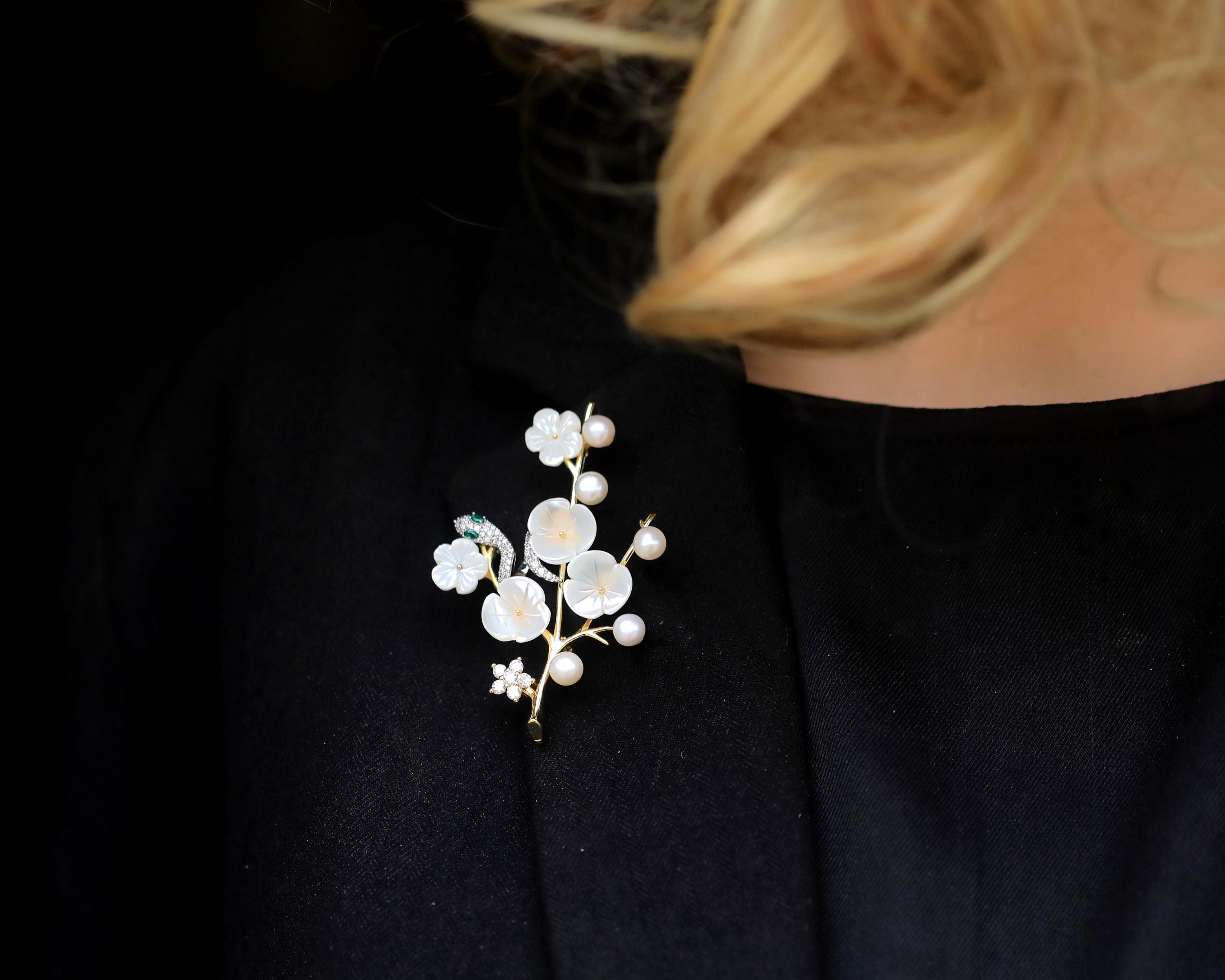 Broche Art Nouveau Dorée - Branche De Fleur, Nacre, Perle Blanche, Serpent - Neuf