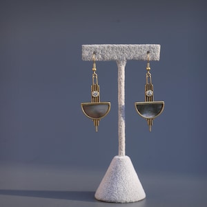 Boucles d'oreille Art Deco gehaakte clip-on rechthoek Demi Cercle Serti CZ Blanc kroonluchter paarlemoer Grise vintage stijl Legère plaquette afbeelding 4