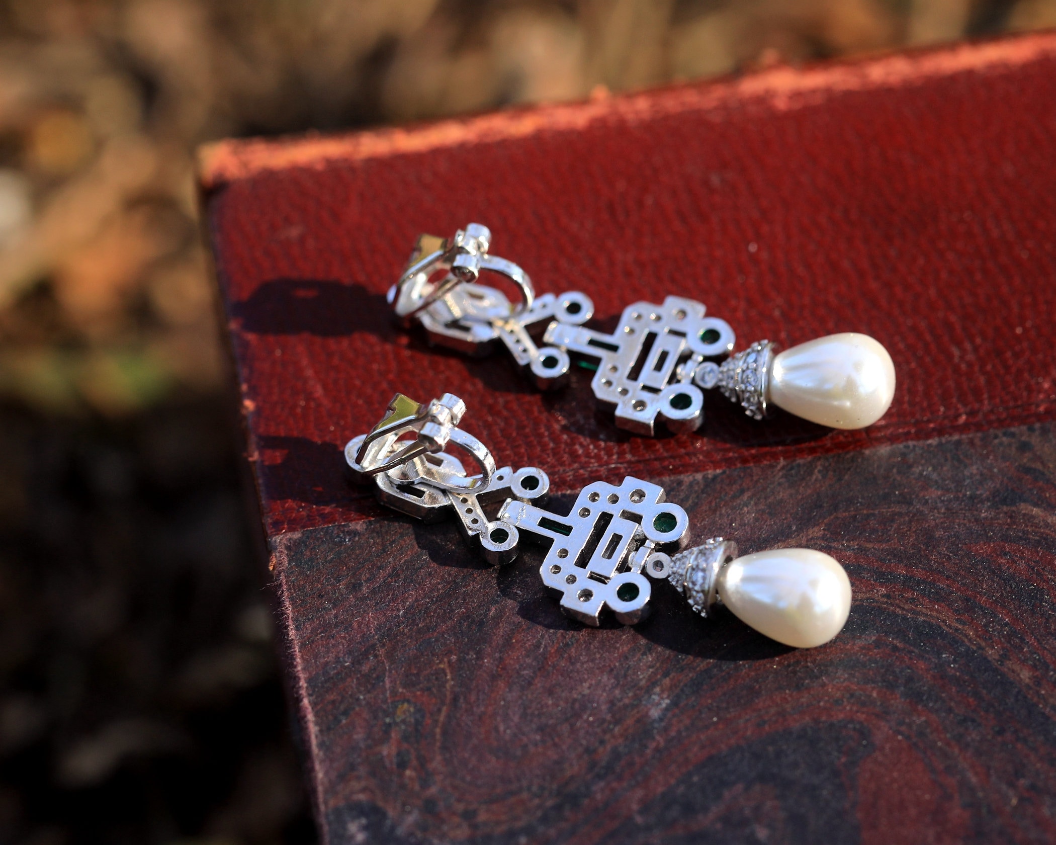 Boucles D'oreilles Clip Non Percé - Pendant Goutte Long Vert Jade Et CZ, Fabrication Récente, Unique
