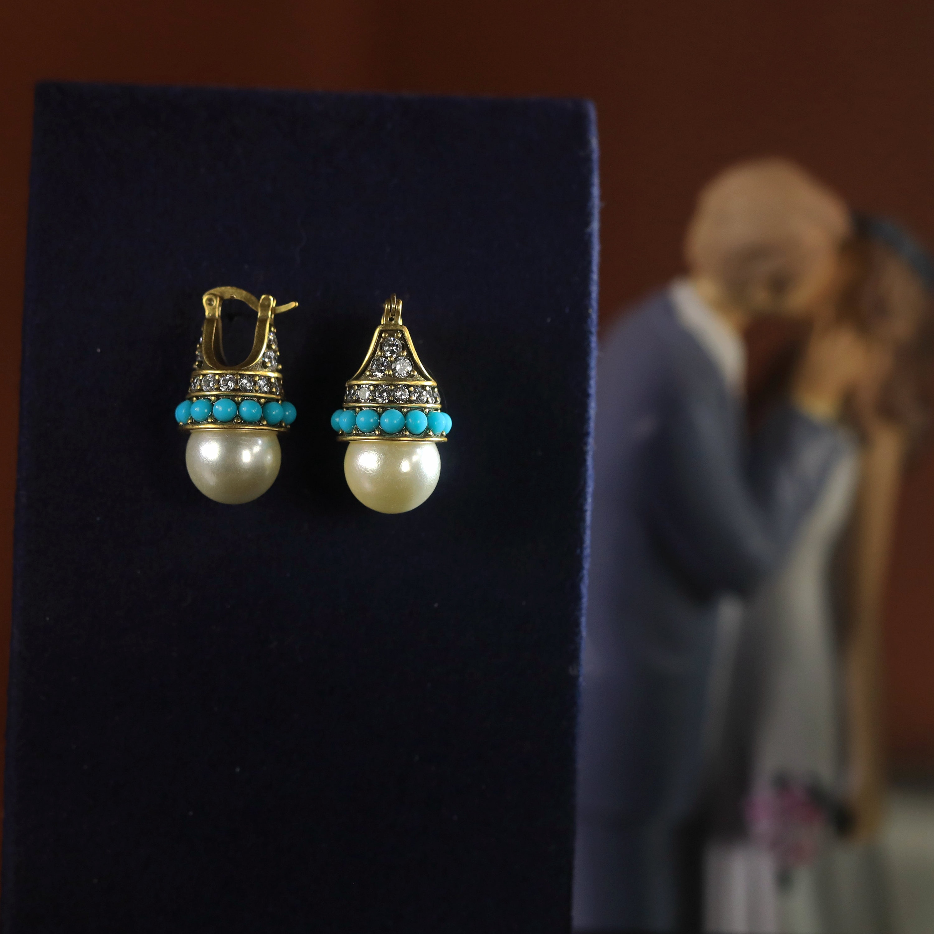 Boucles d'oreilles Dormeuse Doré Fausse Perle Blanche Boucles d'oreilles Dormeuse Doré Fausse Perle Blanche