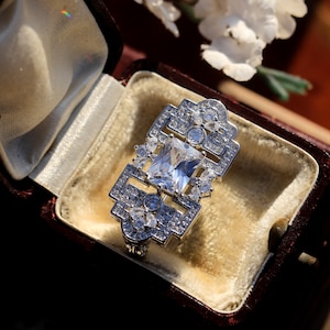 Superbe Petite Broche Art Déco Argenté Géométrique Rectangle Floral Serti de CZ Blanc Great Gatsby 1920s Vintage Style Mariage