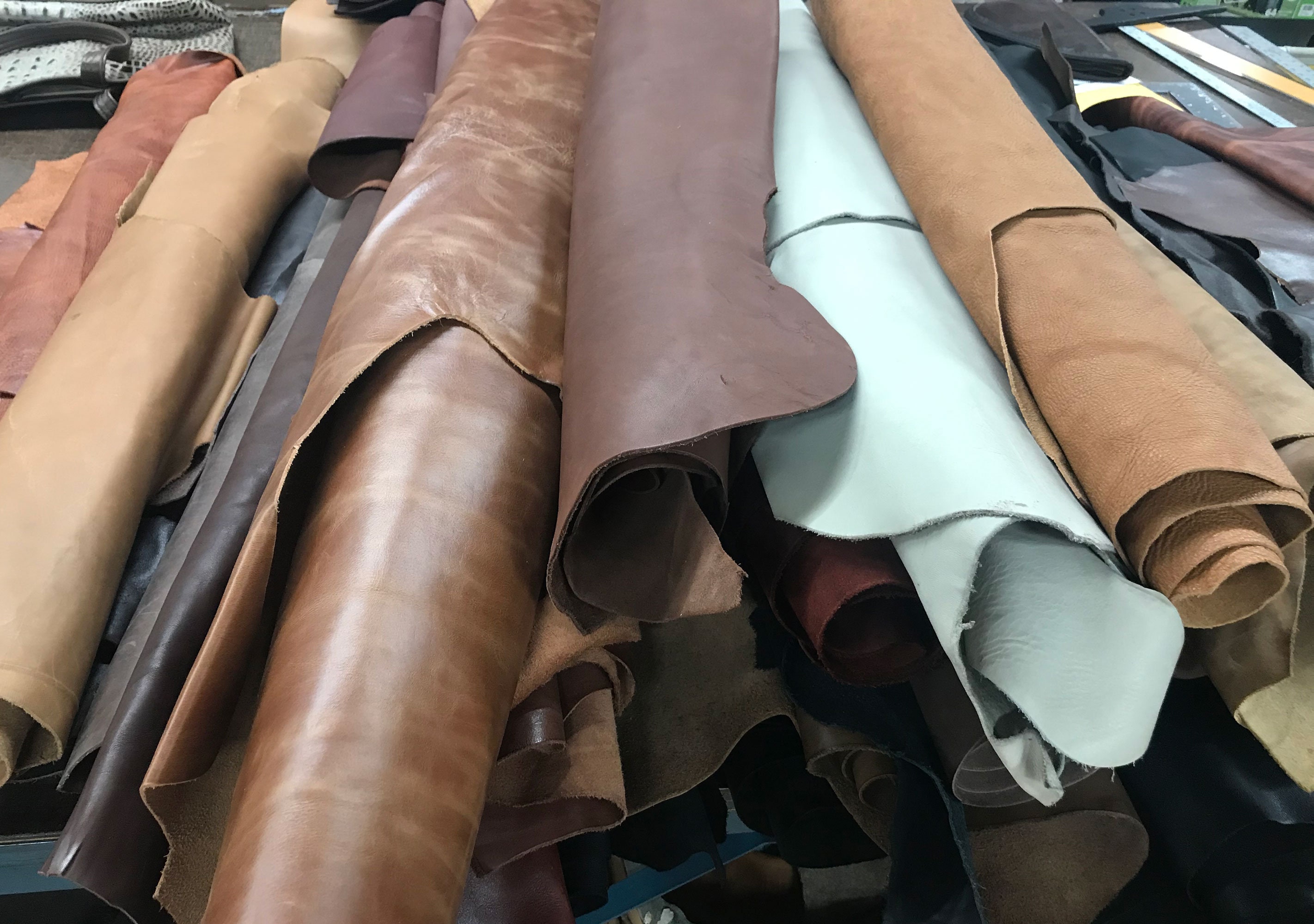 Full Leather Cow Hides Upholstery Leather Used for Making Making Handbags,  Purses, Wallets and More. Size From 4' X 5' to 5' X 6' - Etsy