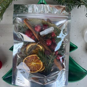Simmer pot/ stovetop potpourri/ herbs/ scented herbs/ potpourri/ essential oil/ intentional simmer pots/xmas simmer pots /scents /spring