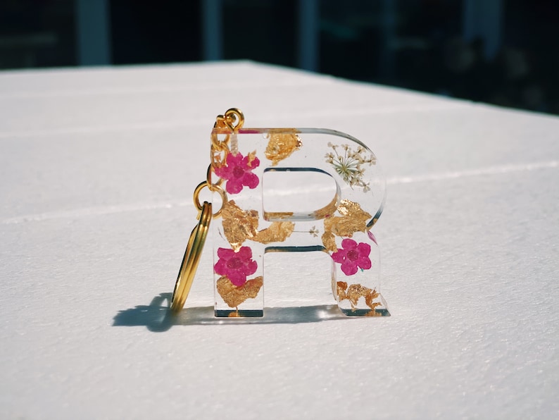 Custom Handmade Flower Resin Letter Keychain Assorted Colors School Backpack Charm Mother's Day Gift Bridesmaid Gift Birthday Gift pink