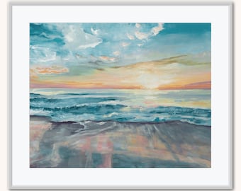 Pode incluir: Uma pintura que representa uma paisagem marítima com um céu azul, nuvens brancas e um oceano turquesa com ondas quebrando na costa. O sol se põe à distância, lançando um brilho quente na água. A praia é arenosa e a água é clara.