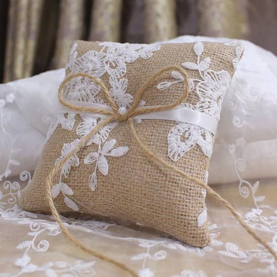 Coussin Alliances Lin et Dentelle Blanche