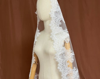 mantilla veil,vintage veil,bridal veil,lace trim veil,long veil,blusher veil,drop veil,,bespoke veil,wedding veil,chapel length veil,