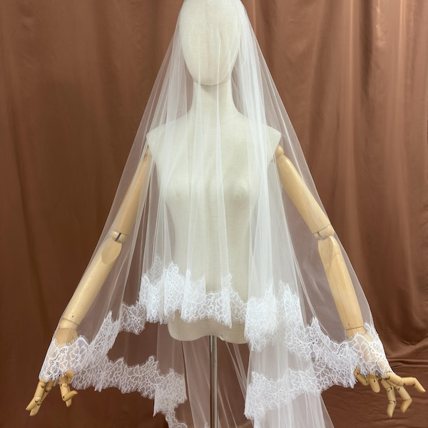 bridal veil,wedding veil,lace trim veil,veil with lace trim,drop veil,sheer veil,blusher veil,two tiers veil,long veil