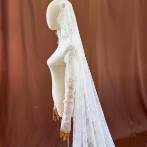 chantilly lace veil,French lace veil,vintage veil,mantilla veil,soft lace veil,bridal veil,wedding veil,long veil,chapel veil,simple veil image 2