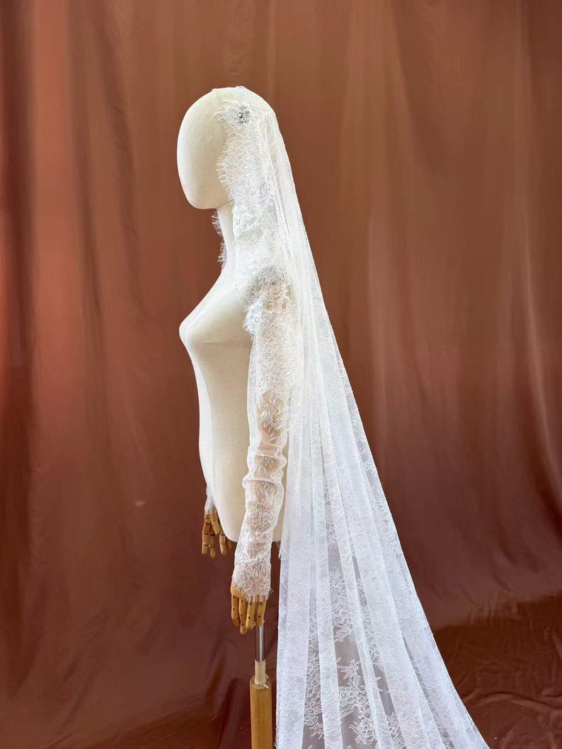 chantilly lace veil,French lace veil,vintage veil,mantilla veil,soft lace veil,bridal veil,wedding veil,long veil,chapel veil,simple veil image 2