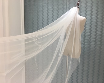 embroidery veil, wedding veil, bespoke veil, chapel veil, long veil, illusion veil, soft veil, monogram veil,drop veil,simple veil