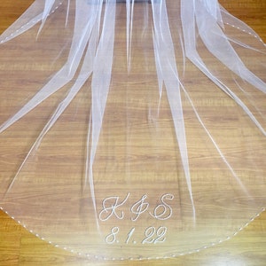 bridal veil,chapel veil,long veil,pearl veil,beads veil,crystal veil,single tier veil,sheer veil,monogram veil,embroidery veil