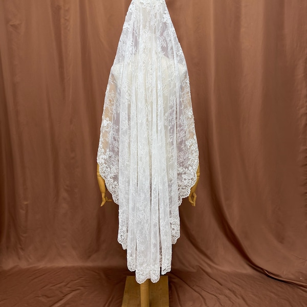 bridal short veil,full lace veil,mantilla veil,chantilly lace veil,French lace veil,lace trim veil,vintage veil